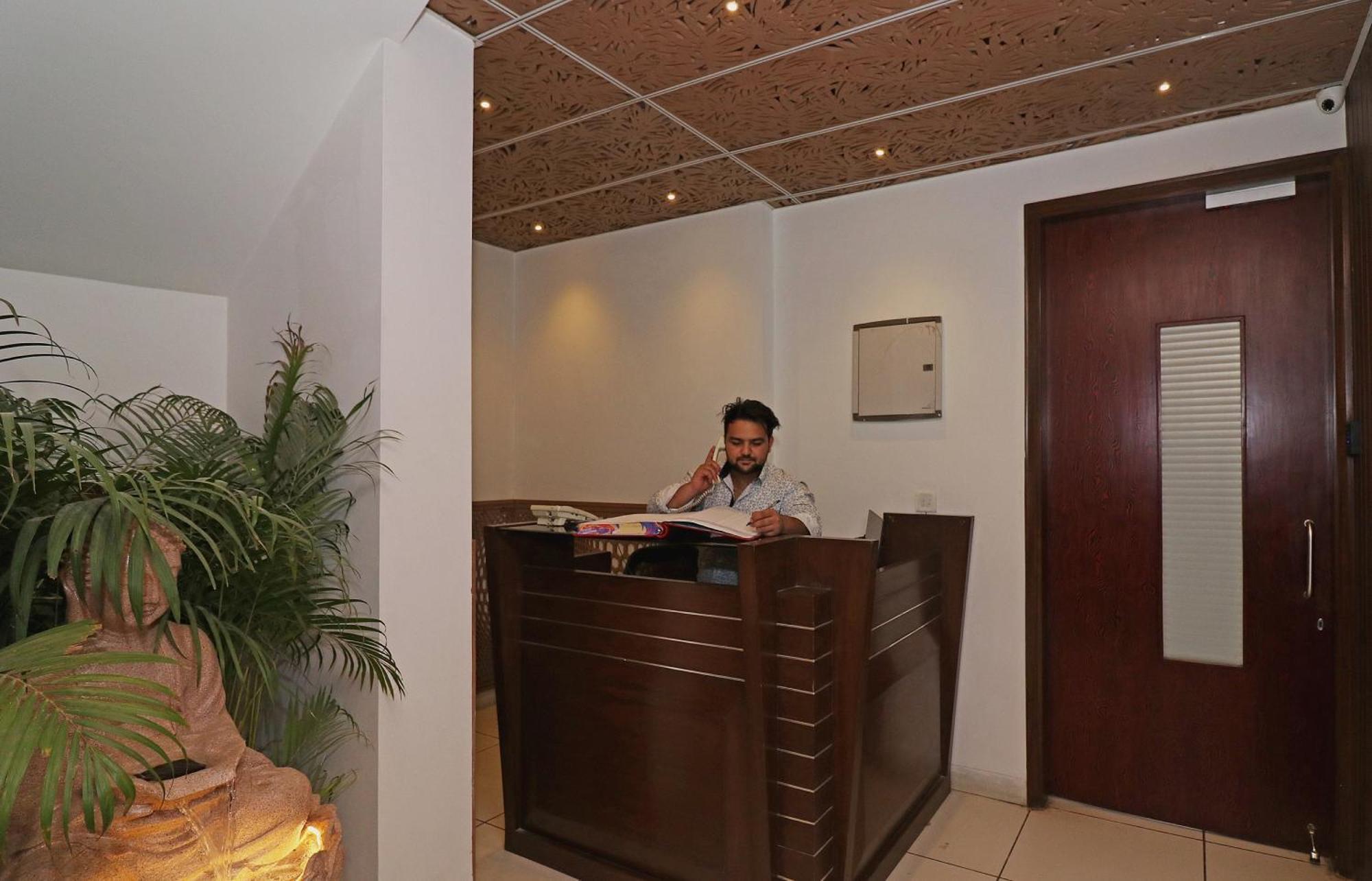 Wonderland Inn Near Aravali Biodiversity Park Gurgaon Exteriör bild